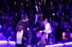 Madonna dances with HK star Eason Chan on stage, "kicks" his butt - 3