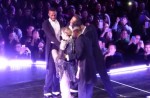 Madonna dances with HK star Eason Chan on stage, "kicks" his butt - 7