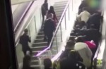 Crowded escalator in China shopping mall abruptly changes direction - 3