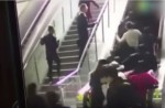 Crowded escalator in China shopping mall abruptly changes direction - 4