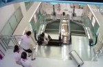 Chinese exercise extreme caution when riding escalators after mishap - 16