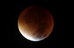Rare 'supermoon' eclipse unfolds on Sunday night - 9
