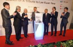 PM Lee launches Zaobao's commemorative book "A Tribute to Lee Kuan Yew" - 5