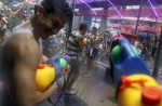 Water-splashing fun at Songkran new year celebrations - 5