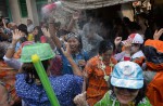 Water-splashing fun at Songkran new year celebrations - 12