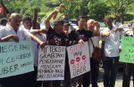 KL cabbies gather to protest Uber and GrabCar - 14