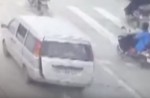 Child gets run over by vehicle on busy China highway - 1