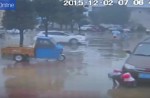 Driver runs over 2 children in China - 0