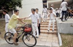 PAP, WP thank supporters in processions - 10