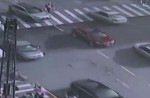 Video captures sinkhole collapsing in middle of busy road - 4