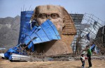 Copycat world sculptures appear around China - 0