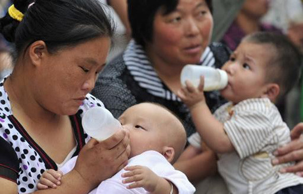 China arrests 6 over fake infant formula