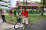 Singaporeans vote in Bukit Batok by-election - 2