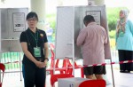 Singaporeans vote in Bukit Batok by-election - 12