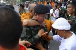 Monks and soldiers clash in Thailand - 6