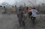 New eruption at Mt Sinabung disrupts search & rescue operations - 12