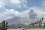 New eruption at Mt Sinabung disrupts search & rescue operations - 24