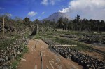 New eruption at Mt Sinabung disrupts search & rescue operations - 31