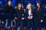 Bad boy Justin Bieber wins big at MTV Europe Music Awards - 7