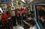 Christmas-themed MRT train begins plying North-South, East-West Lines - 5