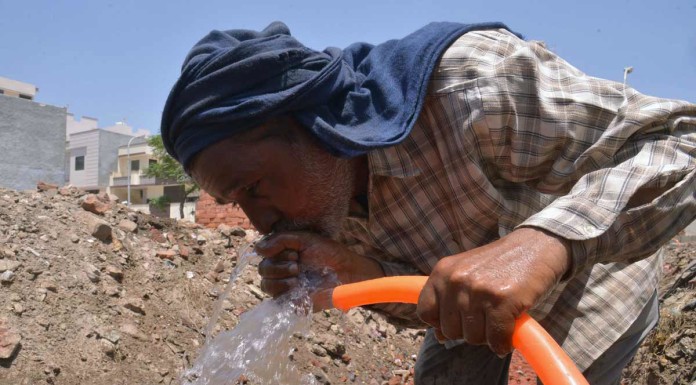 India sets new heat record as temperatures soar