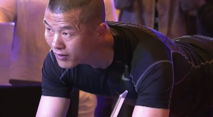 Push-ups a push-over as Chinese policeman sets planking world record