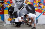 Tributes pour in for boxing legend Muhammad Ali - 13