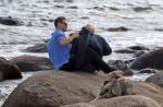 Taylor Swift spotted kissing Tom Hiddleston at beach - 9