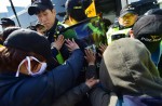 Hundreds of protestors clash with police over Sewol ferry disaster - 3