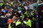 Hundreds of protestors clash with police over Sewol ferry disaster - 7