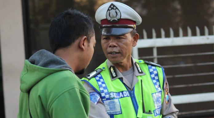 Indonesian policeman to be honoured for refusing bribes for 40 years