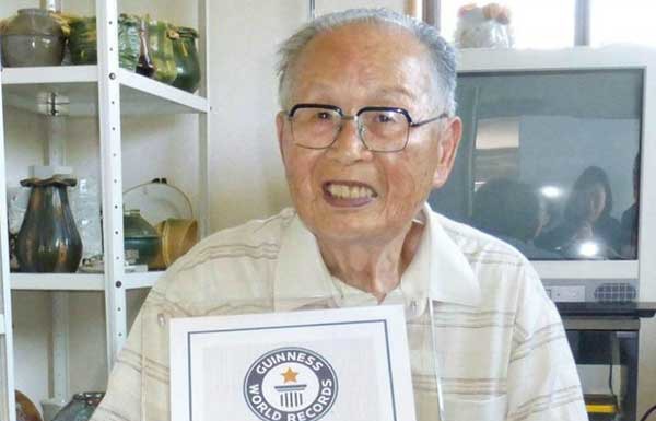 Japanese man, 96, becomes world's oldest college graduate
