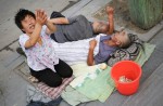 Beggars in China eat at restaurants and shop at Cartier - 5