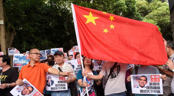 China brushes off calls for Philippines boycott after S.China Sea ruling