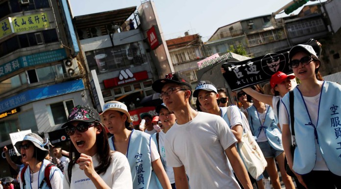 Mandarin Airlines staff threatens 'collective vacation'