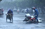 Typhoon shuts down Hong Kong with strong winds and rain - 4