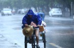 Typhoon shuts down Hong Kong with strong winds and rain - 5