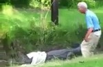 Man tries to catch large alligator on his own - 6