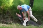 Man tries to catch large alligator on his own - 16