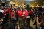 Hundreds give Joseph Schooling triumphant homecoming at Changi Airport - 34