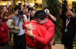 Hundreds give Joseph Schooling triumphant homecoming at Changi Airport - 40