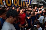 Hundreds give Joseph Schooling triumphant homecoming at Changi Airport - 5