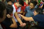 Hundreds give Joseph Schooling triumphant homecoming at Changi Airport - 7
