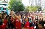 Crowds gather to catch glimpse of Joseph Schooling on victory parade - 11