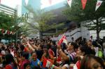 Crowds gather to catch glimpse of Joseph Schooling on victory parade - 14