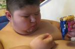 Rare disorder causes 143kg boy to eat incessantly - 1