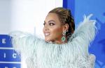 Beyonce, Britney and Rhianna dominate VMAs - 1