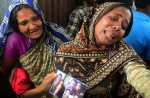 Bangladesh rescuers struggle in hunt for capsized ferry - 7