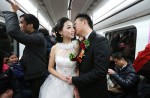 Unusual ways Asian couples get married - 35