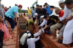 Sabah quake: Body of student Peony Wee, 12, arrives home - 13